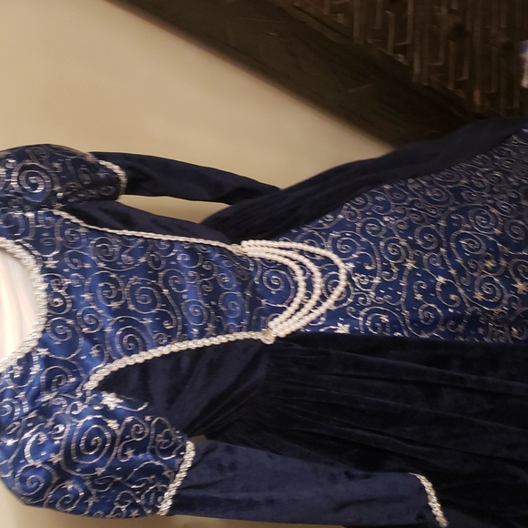 GIRLS Size 7 beautiful winter dress - Picture 7 of 9